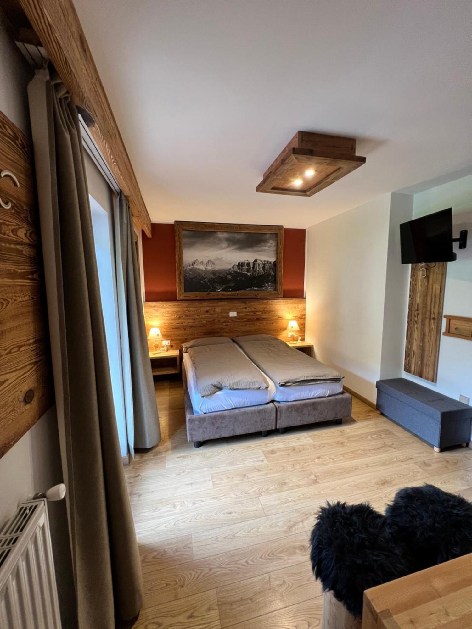 Garni Eden Bed&breakfast Soraga di Fassa Exterior foto