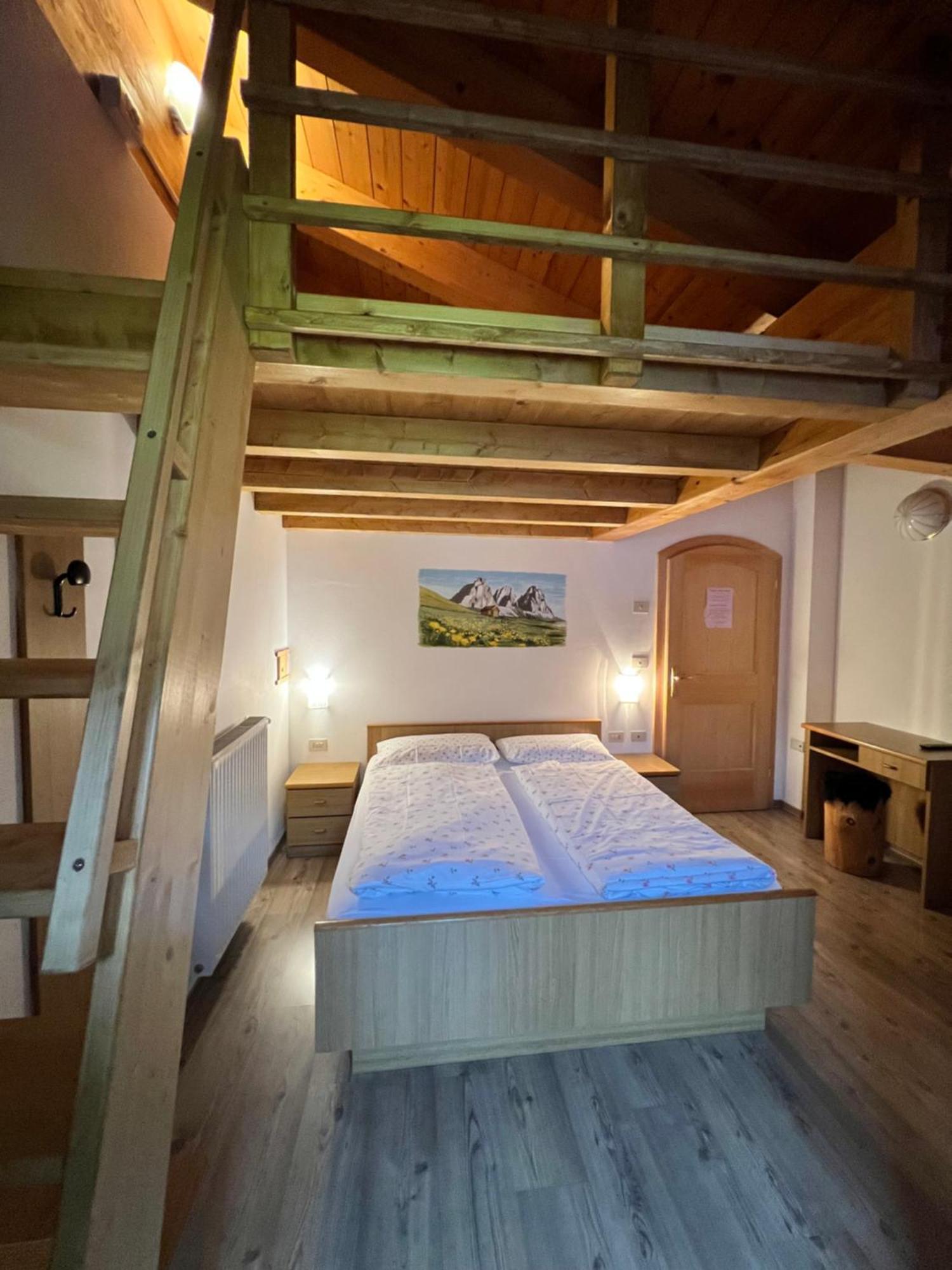 Garni Eden Bed&breakfast Soraga di Fassa Exterior foto