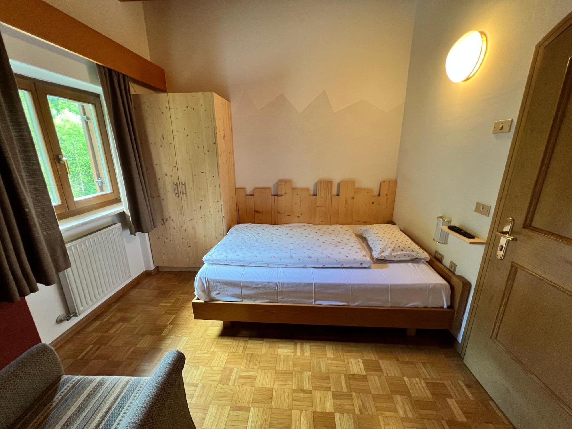 Garni Eden Bed&breakfast Soraga di Fassa Exterior foto