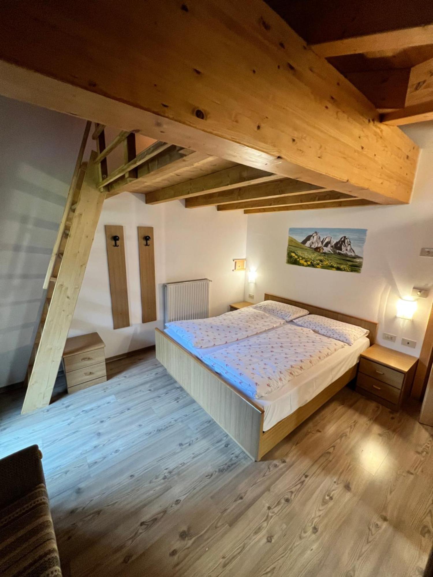 Garni Eden Bed&breakfast Soraga di Fassa Exterior foto