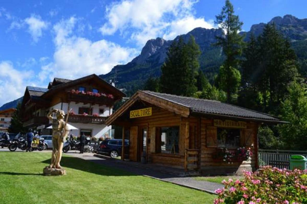 Garni Eden Bed&breakfast Soraga di Fassa Exterior foto