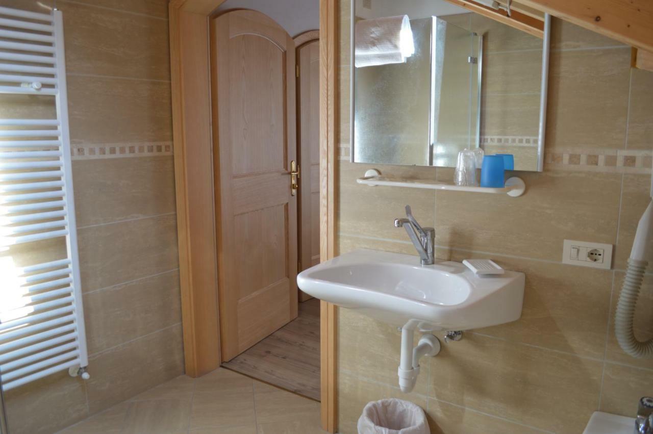 Garni Eden Bed&breakfast Soraga di Fassa Exterior foto
