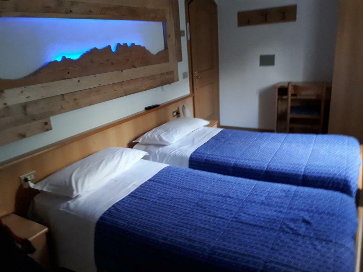 Garni Eden Bed&breakfast Soraga di Fassa Exterior foto